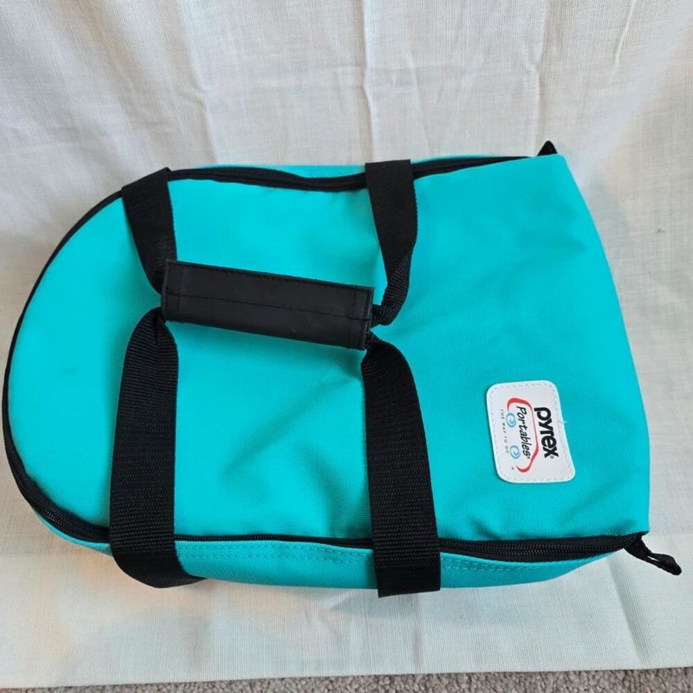 Pyrex Insulated Casserole Carrier Bag with Hot/Cold Pack